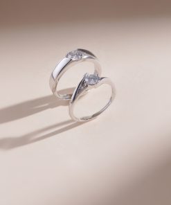 NHẪN ĐÔI BẠC NAM NỮ MOISSANITE 5 LY KIỂM ĐỊNH GRA KC66 LAVESTA “MARRY ME” – TRỌN ĐỜI BÊN NHAU, BIỂU TƯỢNG TÌNH YÊU VĨNH CỬU