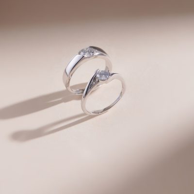 NHẪN ĐÔI BẠC NAM NỮ MOISSANITE 5 LY KIỂM ĐỊNH GRA KC66 LAVESTA “MARRY ME” – TRỌN ĐỜI BÊN NHAU, BIỂU TƯỢNG TÌNH YÊU VĨNH CỬU